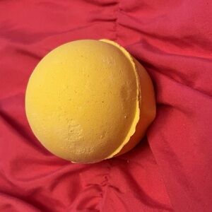 LUSH AUGUST 2024 KITCHEN BOX EXCLUSIVE LEMON DAYS AND GINGER BEER BATH BOMB